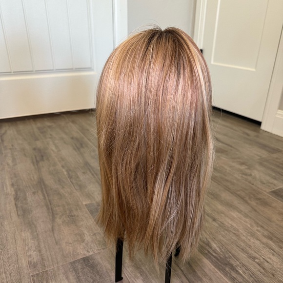 Belle Tress wig - Picture 3 of 5